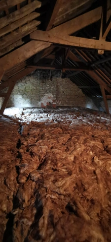 maison en pierres avec terrain de 1900m2 et dépendances