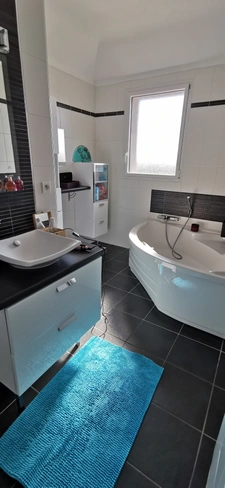 Belle contemporaine de 155m2 avec piscine et spa et double g