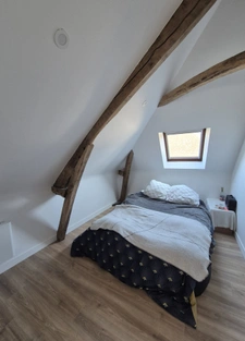 Maison en pierre rénovée avec courette en centre bourg