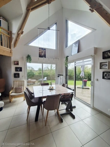 Maison 4 chambres très lumineuse terrain 900m2 garage 