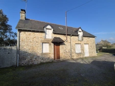 Maison en pierres à rénover avec dépendances et terrain de 9