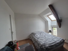 Longère en pierres rénovée avec salon 69m2, 4 chambres, dépe