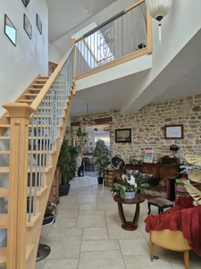 Maison en pierres rénovée en centre ville 4 chambres garage 