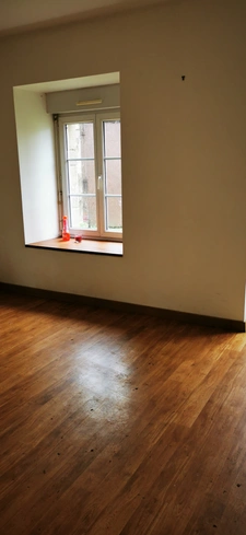 Maison en pierres à rafraichir avec terrain de 3250m2