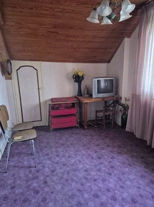 Maison en pierres à rénover avec dépendances et terrain de 9