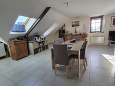 Immeuble en pierres rénové avec un T4 de plain pieds avec ja