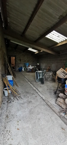 maison en pierres avec terrain de 1900m2 et dépendances