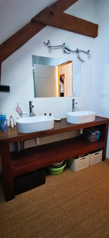  Maison 4 chambres et bureau sur sous sol avec hangar et ter