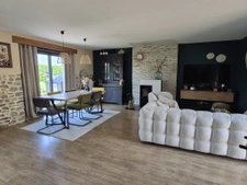 Maison en pierres rénovée 4 chambres piscine chauffée sur te