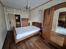 Maison en pierres à rénover avec dépendances et terrain de 9