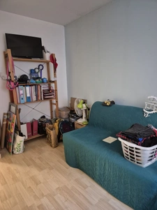 Immeuble en pierres rénové avec un T4 de plain pieds avec ja