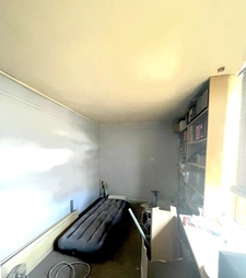 Immeuble avec étages et commerce