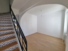  APPARTEMENT T4  83 m2 ET  LOCAL PARKING