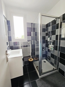 REPUBLIQUE Grande maison familiale