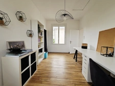 REPUBLIQUE Grande maison familiale