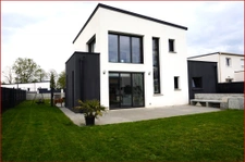 TRES BELLE MAISON CONTEMPORAINE ET ATYPIQUE