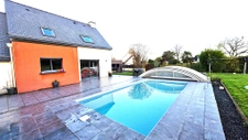 BELLE MAISON CONTEMPORAINE AVEC PISCINE