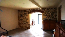 LONGERE A FINIR DE RENOVER D'ENVIRON 155M2 AVEC UN HECTARE