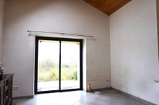 LONGERE A FINIR DE RENOVER D'ENVIRON 155M2 AVEC UN HECTARE