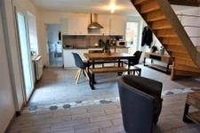 JOLIE MAISON RENOVEE DE BOURG ET EN IMPASSE