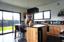 TRES BELLE MAISON CONTEMPORAINE ET ATYPIQUE