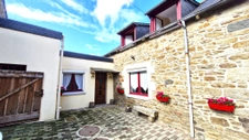 TRES JOLIE MAISON EN PIERRE ET UNE DEPANDANCE