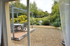 MAISON, AVEC SON GRAND TERRAIN AU CALME !