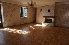 SUPERBE POTENTIEL POUR CETTE LONGERE 