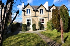 Jolie maison mitoyenne de ville