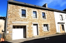 MAISON DE BOURG RENOVEE EN 2000 