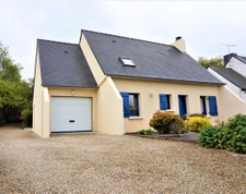 MAISON, AVEC SON GRAND TERRAIN AU CALME !