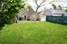 JOLIE MAISON RENOVEE DE BOURG ET EN IMPASSE