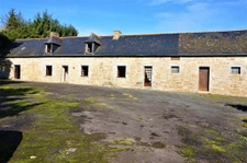 SUPERBE POTENTIEL POUR CETTE LONGERE 