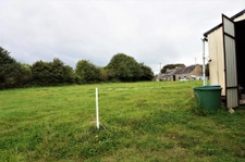 MAISON TRADITIONNELLE AVEC HANGAR