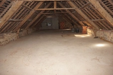 SUPERBE POTENTIEL POUR CETTE LONGERE 