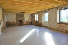 JOLIE MAISON EN PIERRE A RENOVER