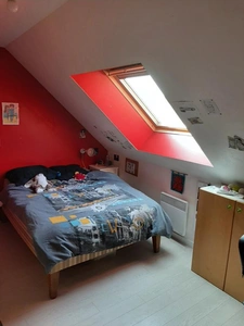  maison de 6 chambres et 1 bureau