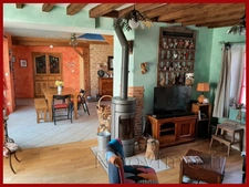  maison de 6 chambres et 1 bureau