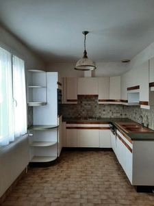 maison de 2 chambres et 1 bureau