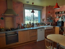  maison de 6 chambres et 1 bureau