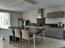 maison familiale 4 chambres et 2 bureaux