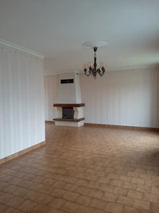 maison de 2 chambres et 1 bureau