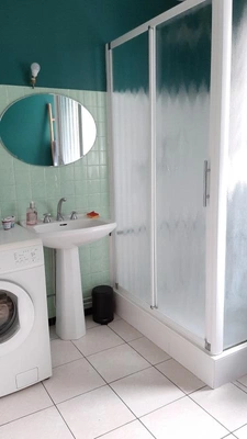 Maison proche commerces et bus et tram