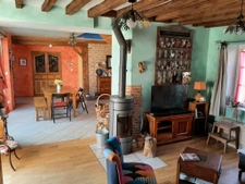  maison de 6 chambres et 1 bureau