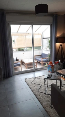 Maison proche commerces et bus et tram