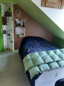  maison de 6 chambres et 1 bureau