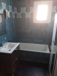 maison de 2 chambres et 1 bureau