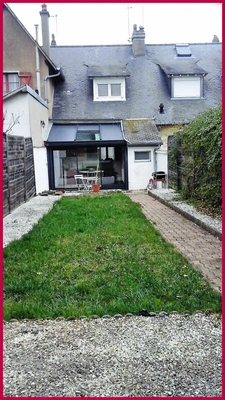 Maison proche commerces et tram