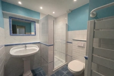 Vue lac, parc arboré, rivière et terrain de 3000 m2   3 cham