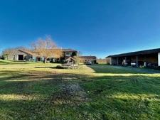 Propriété de caractère avec 14 hectares, lac et potentiel lo